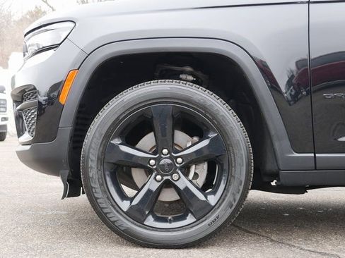 Used 2023 Jeep Grand Cherokee Altitude image 10