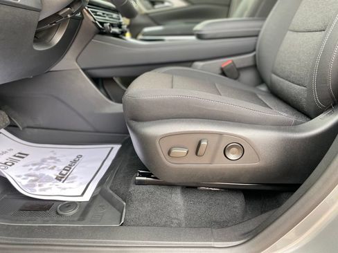 New 2026 Chevrolet Traverse LT w/ LPO, Floor Liner Package AWD/4WD image 21