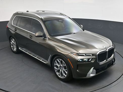 Used 2025 BMW X7 xDrive40i w/ Premium Package AWD/4WD image 27