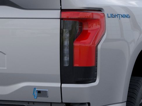 New 2023 Ford F150 Lightning XLT w/ Equipment Group 312A High image 21