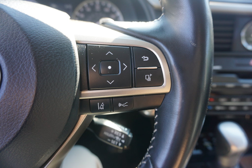 Used 2022 Lexus RX 350L Premium w/ Premium Package AWD/4WD image 9