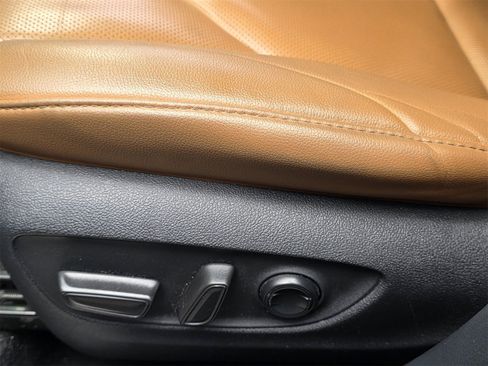 Used 2020 Toyota Highlander Platinum image 17