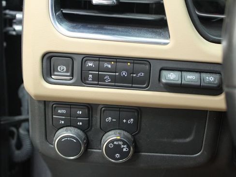 Used 2021 Chevrolet Tahoe Premier AWD/4WD image 14