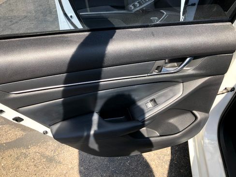 Used 2018 Honda Accord Sport image 22