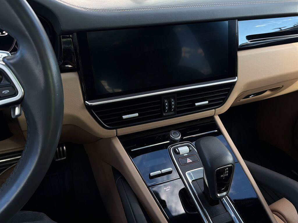 Used 2020 Porsche Cayenne S AWD/4WD image 6