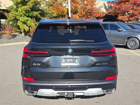 New 2026 BMW X5 xDrive50e w/ Premium Package AWD/4WD image 4