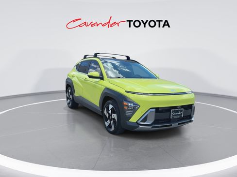 Used 2025 Hyundai Kona Limited FWD image 2