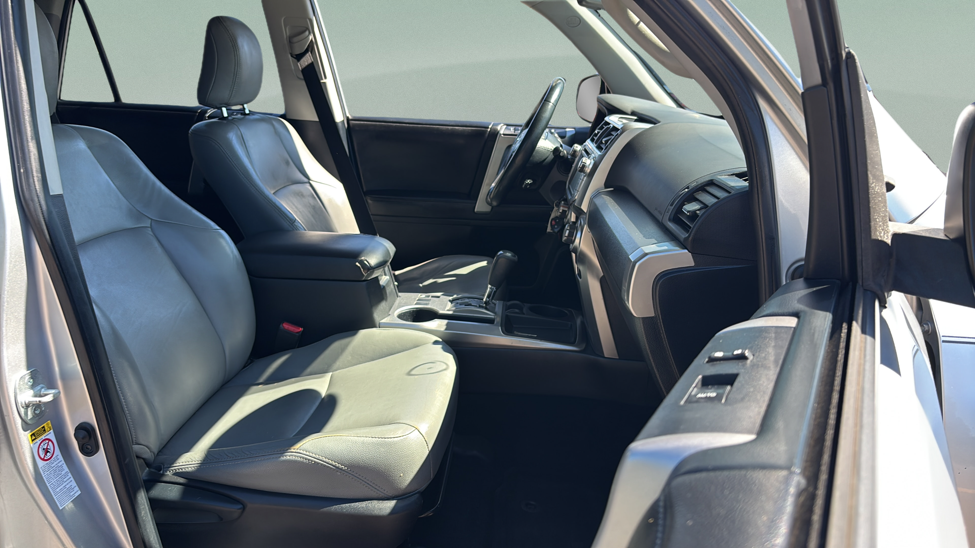 Used 2015 Toyota 4Runner SR5 RWD image 16