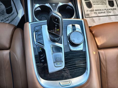 Used 2022 BMW 750i xDrive w/ Executive Package AWD/4WD image 22