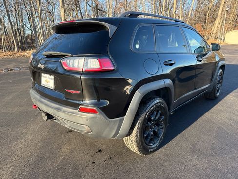 Used 2019 Jeep Cherokee Trailhawk image 9