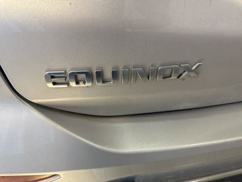 Used 2018 Chevrolet Equinox Premier image 12