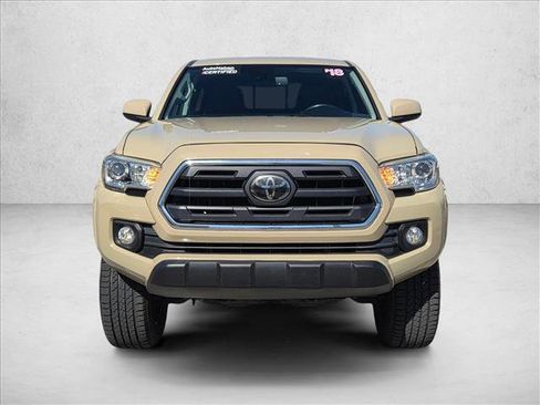 Used 2018 Toyota Tacoma SR5 RWD image 2