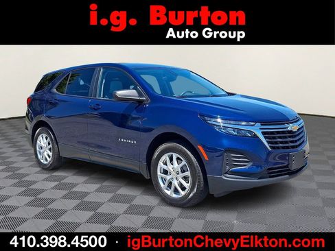 Used 2023 Chevrolet Equinox LS w/ LS Convenience Package FWD image 1