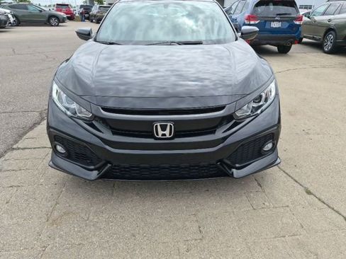 Used 2018 Honda Civic Sport image 2