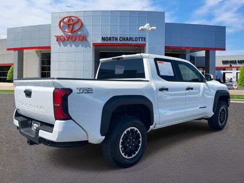 Used 2025 Toyota Tacoma TRD Off-Road AWD/4WD image 6