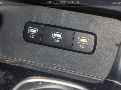 Used 2022 Kia Carnival LX image 21