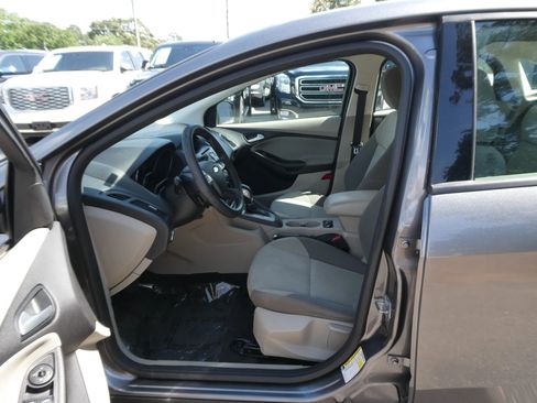 Used 2014 Ford Focus SE FWD image 12