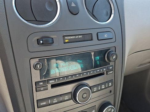 Used 2006 Chevrolet HHR LT w/ Preferred Equipment Group image 16