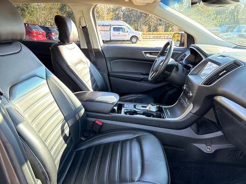 Used 2019 Ford Edge SEL w/ Equipment Group 201A image 28