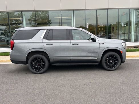 Used 2023 GMC Yukon SLT AWD/4WD image 10