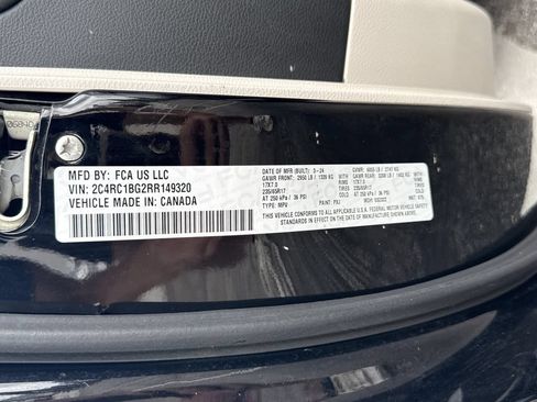 Used 2024 Chrysler Pacifica Touring-L FWD image 30