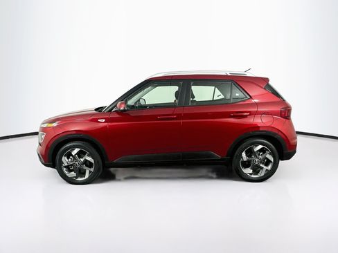 Used 2025 Hyundai Venue SEL FWD image 4