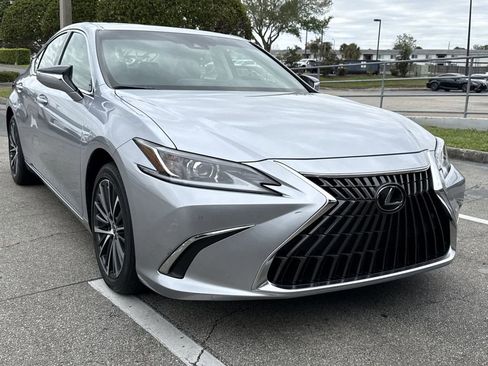 Used 2025 Lexus ES 350 w/ Premium Package image 12