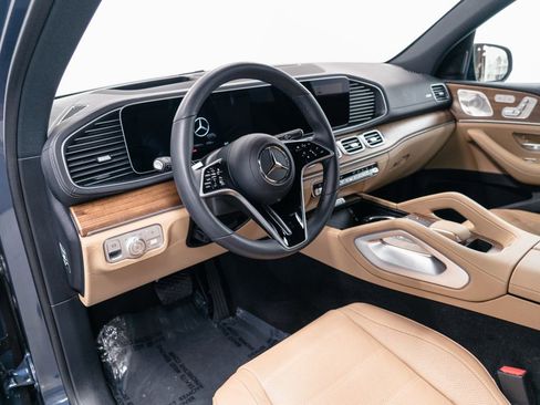 Used 2024 Mercedes-Benz GLE 450e 4MATIC image 9