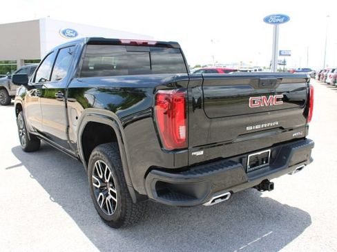 Used 2025 GMC Sierra 1500 AT4 w/ AT4 Premium Package AWD/4WD image 8