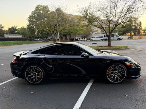 Used 2015 Porsche 911 Turbo S image 4