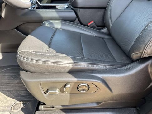 Used 2024 GMC Yukon XL Denali w/ Denali Reserve Package image 21