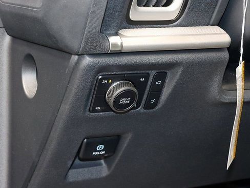 New 2025 Ford Expedition Active AWD/4WD image 28