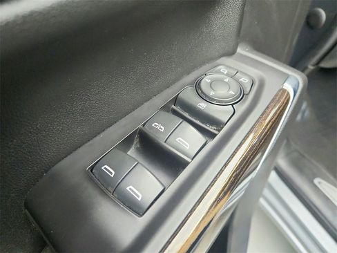 Used 2021 GMC Sierra 1500 Elevation image 17