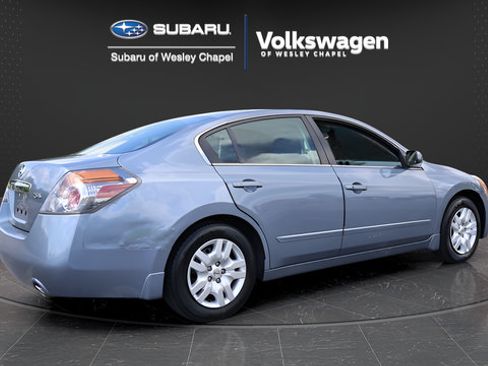 Used 2010 Nissan Altima 2.5 S FWD image 7