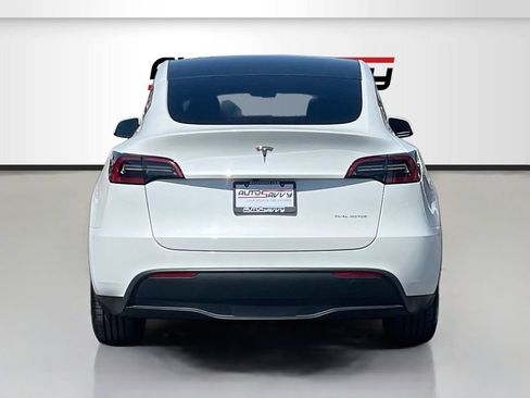 Used 2024 Tesla Model Y Long Range AWD/4WD image 6