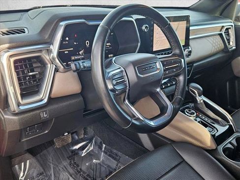 Used 2023 GMC Canyon Denali image 9