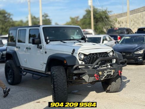 Used 2016 Jeep Wrangler Unlimited Rubicon AWD/4WD image 8