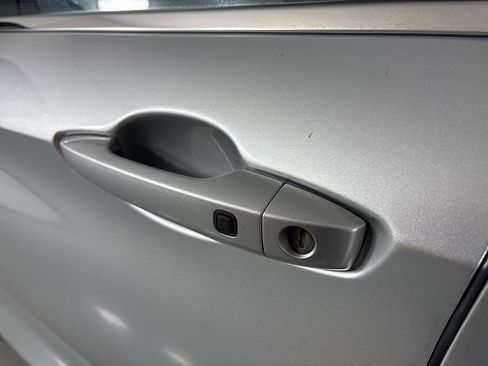 Used 2024 Mitsubishi Outlander SE image 12