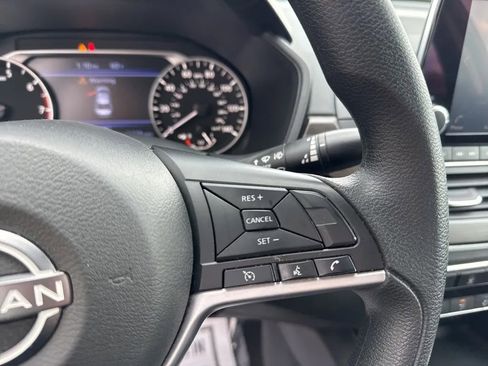 Used 2024 Nissan Altima 2.5 SV image 18