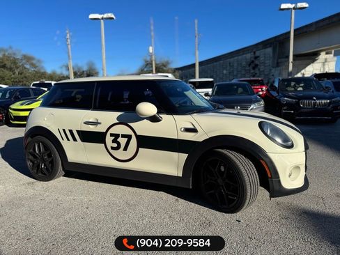 Used 2019 MINI Cooper 2-Door Hardtop w/ Signature Upholstery Package image 3