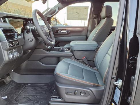 New 2026 GMC Yukon XL AT4 w/ AT4 Premium Package image 19