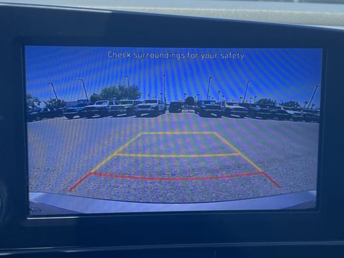 Used 2021 Hyundai Elantra SE FWD image 24