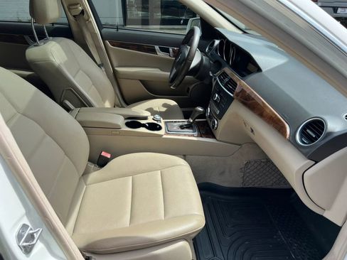 Used 2012 Mercedes-Benz C 250 Sedan image 5