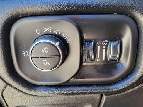 Used 2019 RAM 1500 Big Horn AWD/4WD image 21