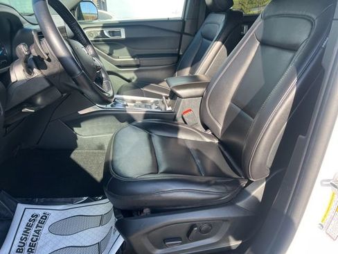 Used 2020 Ford Explorer XLT w/ Equipment Group 202A AWD/4WD image 23