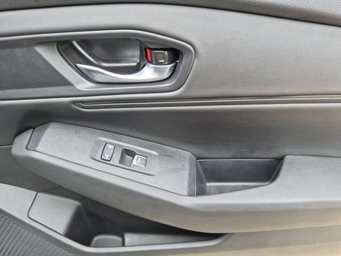 Used 2025 Honda Accord SE image 32
