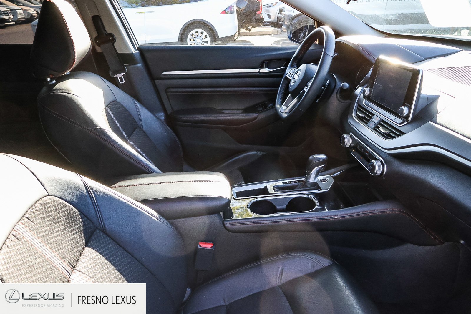 Used 2023 Nissan Altima 2.5 SR FWD image 12