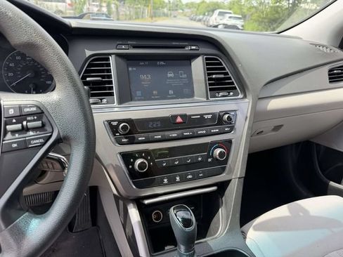 Used 2016 Hyundai Sonata SE FWD image 23