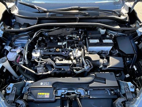 Used 2022 Toyota Corolla Cross XLE image 30