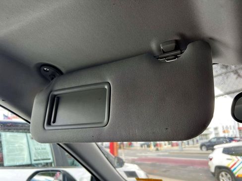 Used 2020 Toyota Camry LE image 38